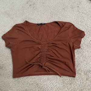 BROWN CROPPED TEE